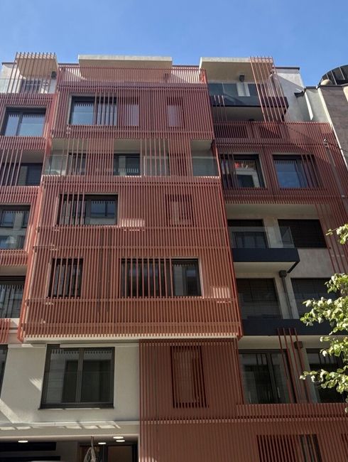 https://api-production-test.easy-serveur55.com/stored-photo/0ad55a64-7b0d-11e9-8606-0cc47a9452c2/_6ab27dd6a115c4_10757026[.jpg]
