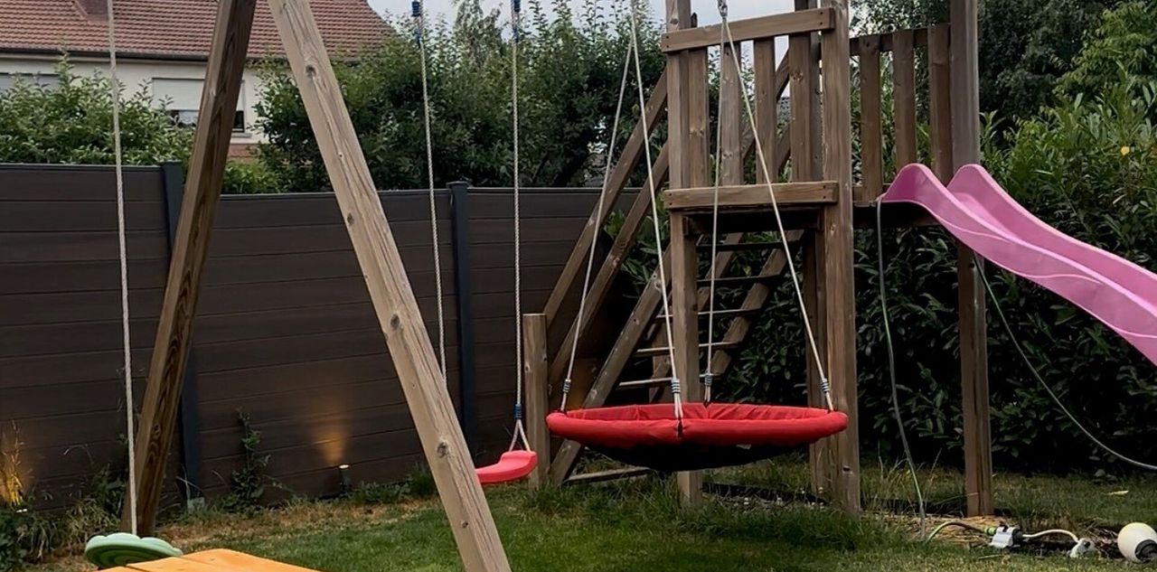 https://api-production-test.easy-serveur55.com/stored-photo/0ad55a64-7b0d-11e9-8606-0cc47a9452c2/_6889de9d534c23_22303012[.jpg]
