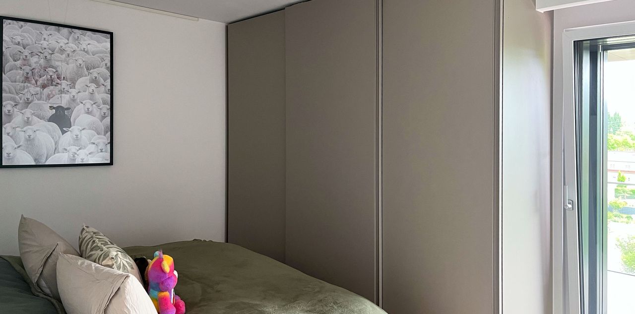 https://api-production-test.easy-serveur55.com/stored-photo/0ad55a64-7b0d-11e9-8606-0cc47a9452c2/_69f9f17bdd4dc4_08847685[.jpg]