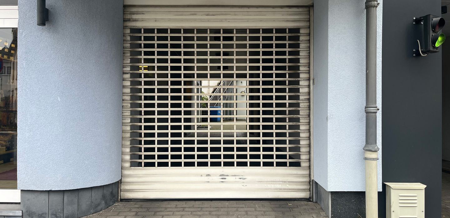 https://api-production-test.easy-serveur55.com/stored-photo/0ad55a64-7b0d-11e9-8606-0cc47a9452c2/_67af5e0b2cf160_39288462[.jpg]